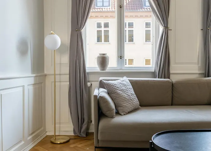 Large With Canal View In Cph