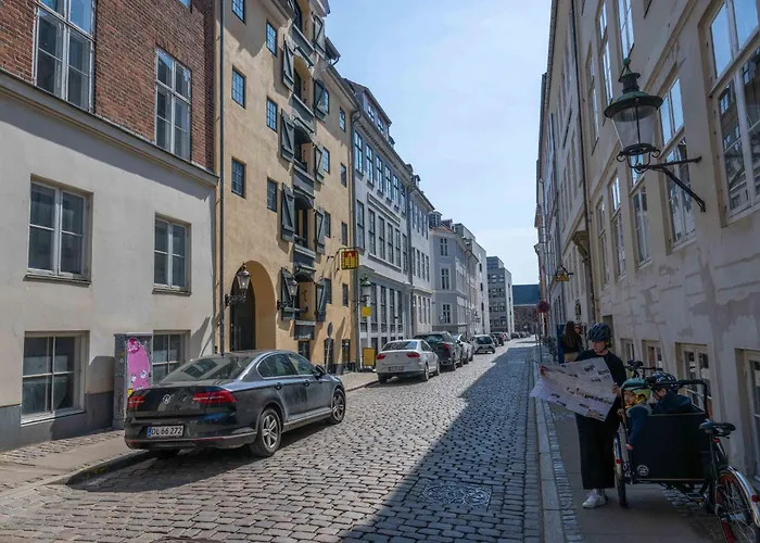 Large With Canal View In Cph Lejlighed *