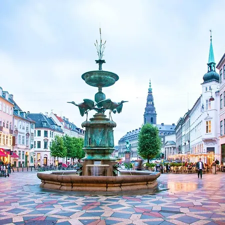 Large With Canal View In Cph *