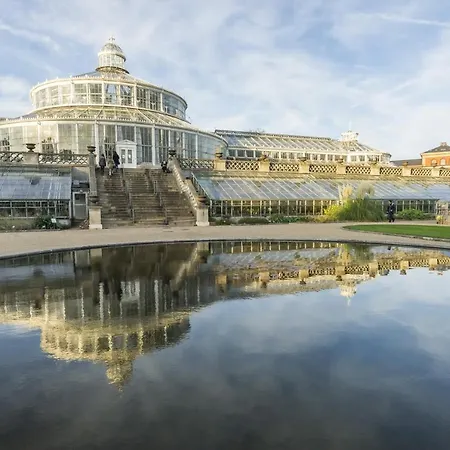 Large With Canal View In Cph Daire *