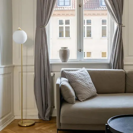 Large With Canal View In Cph