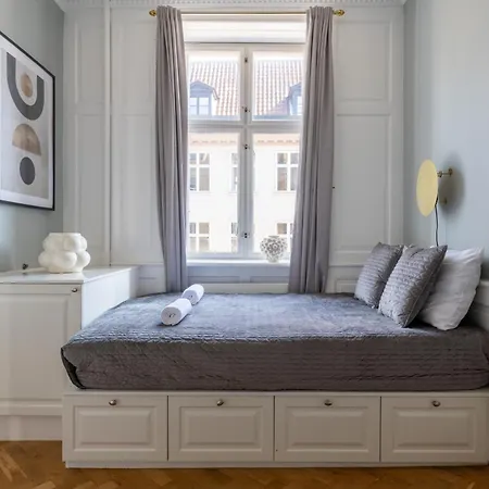 Apartment Large With Canal View In Cph