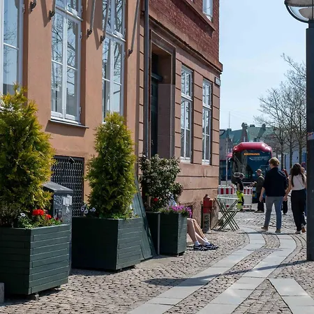 Daire Large With Canal View In Cph *